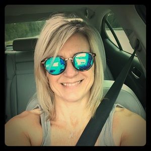 Meet your Posher, Becky